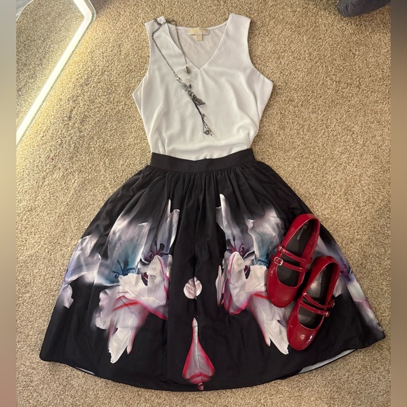 bebe Dresses & Skirts - Y2K Bebe A-Line Midi Skirt, Black With Floral Print, Lined, Women’s Size 0